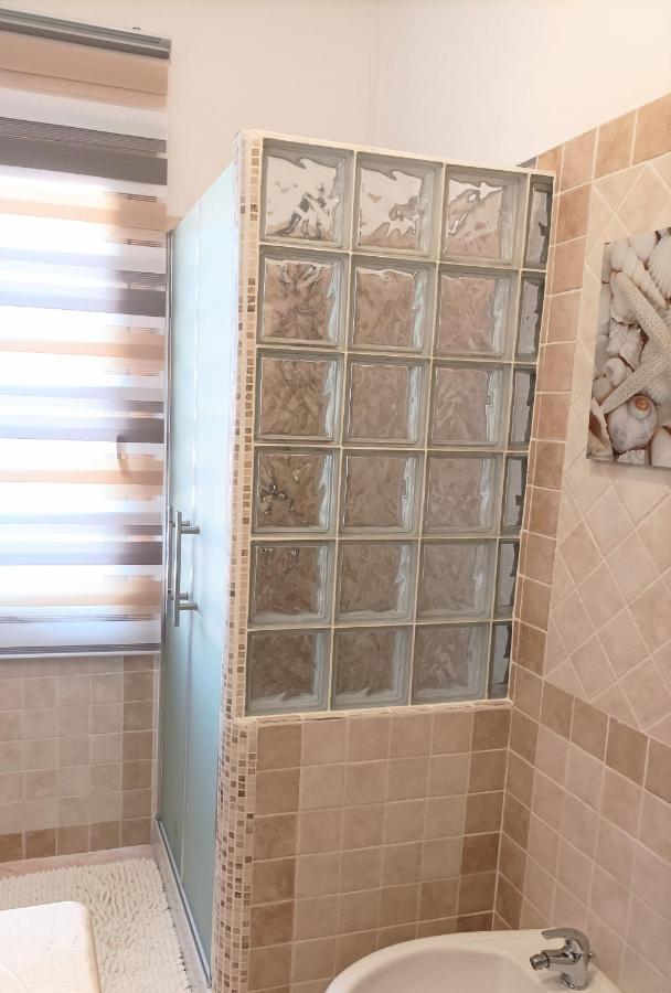 The Roses Garden Bed & Breakfast La Maddalena  Exterior foto